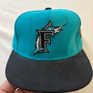 Vintage Florida marlins 1997 World Series hat . New era